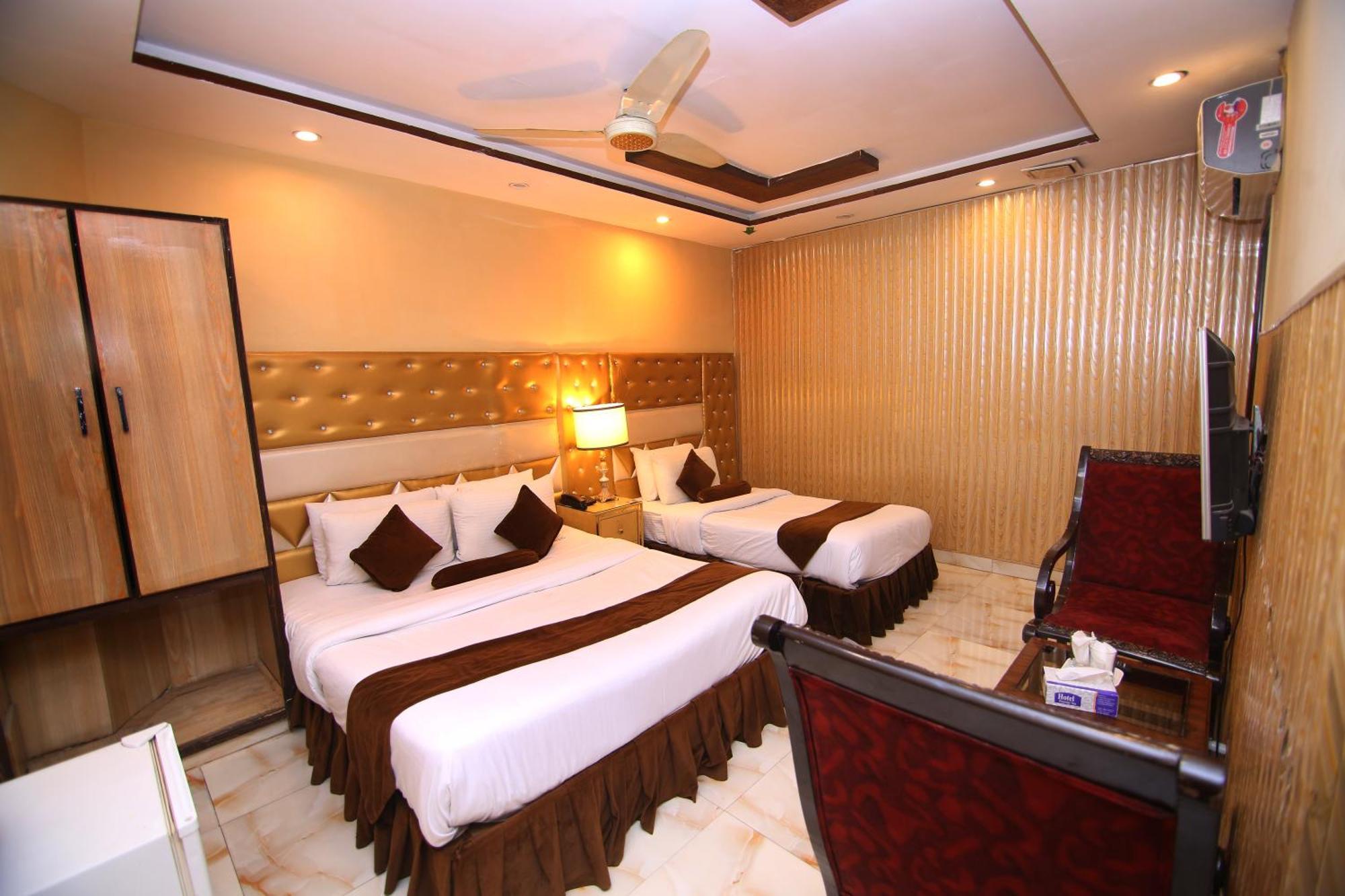 Premier Inn Gulberg Lahore Exteriér fotografie