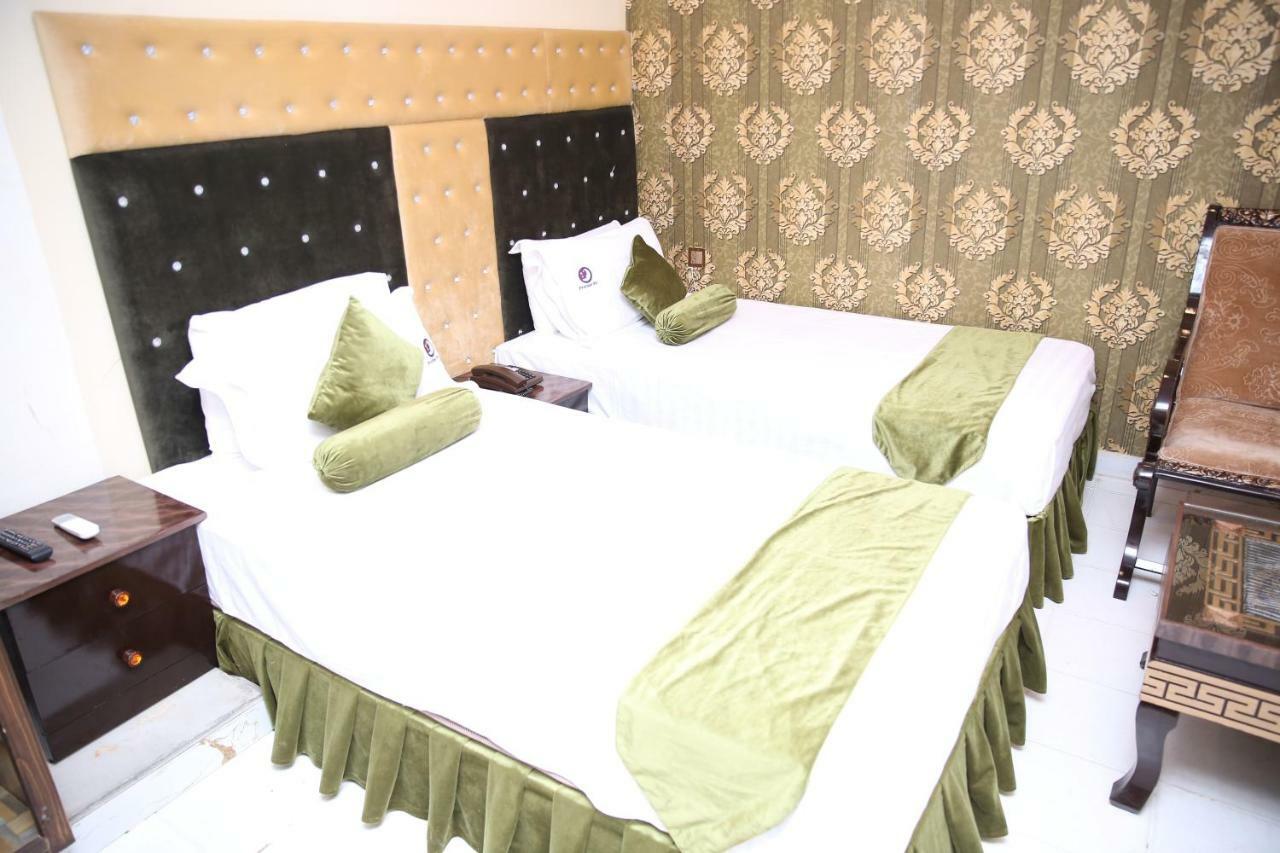 Premier Inn Gulberg Lahore Exteriér fotografie