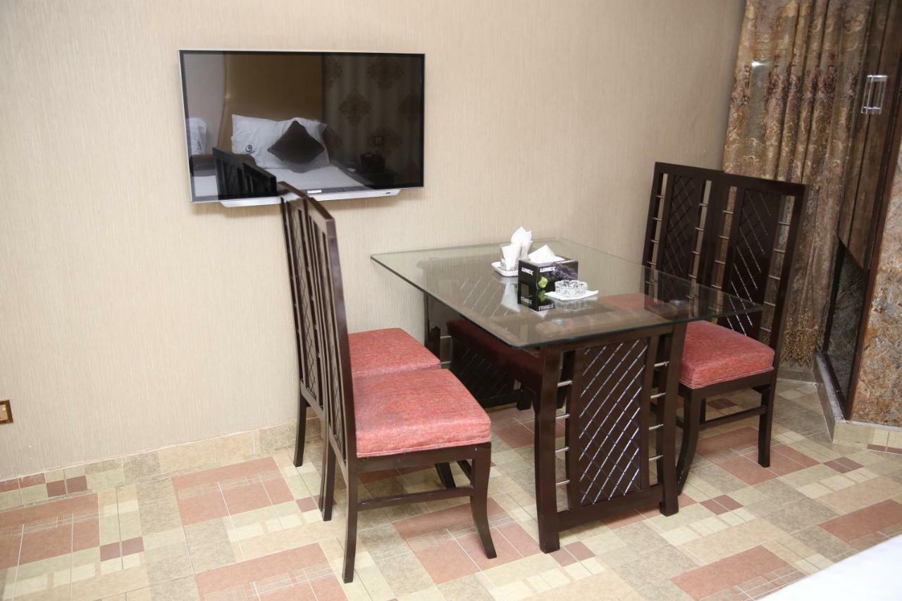 Premier Inn Gulberg Lahore Exteriér fotografie