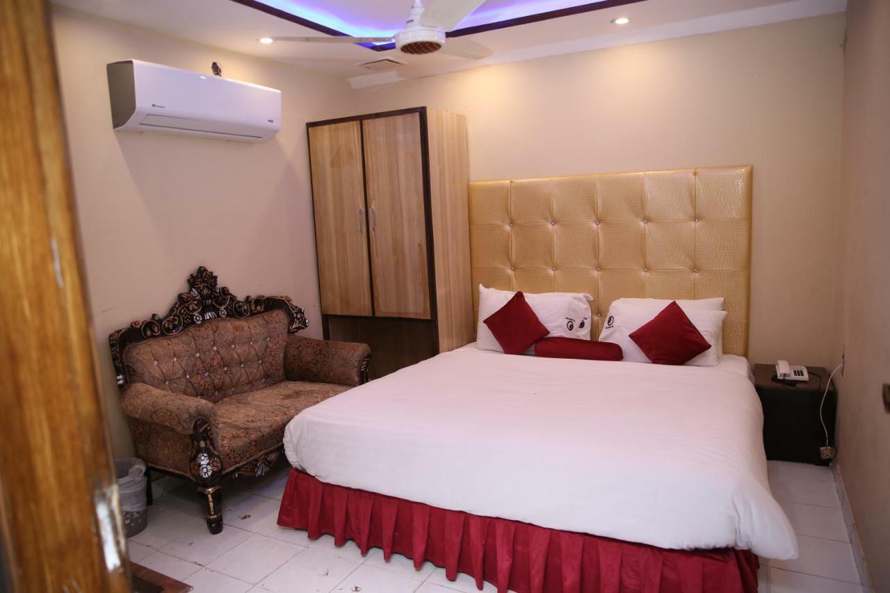 Premier Inn Gulberg Lahore Exteriér fotografie