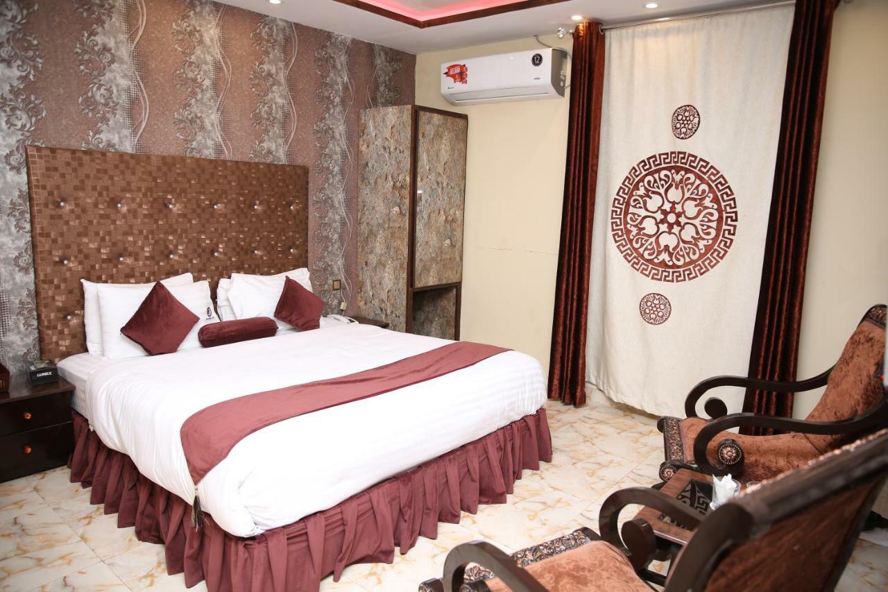 Premier Inn Gulberg Lahore Exteriér fotografie